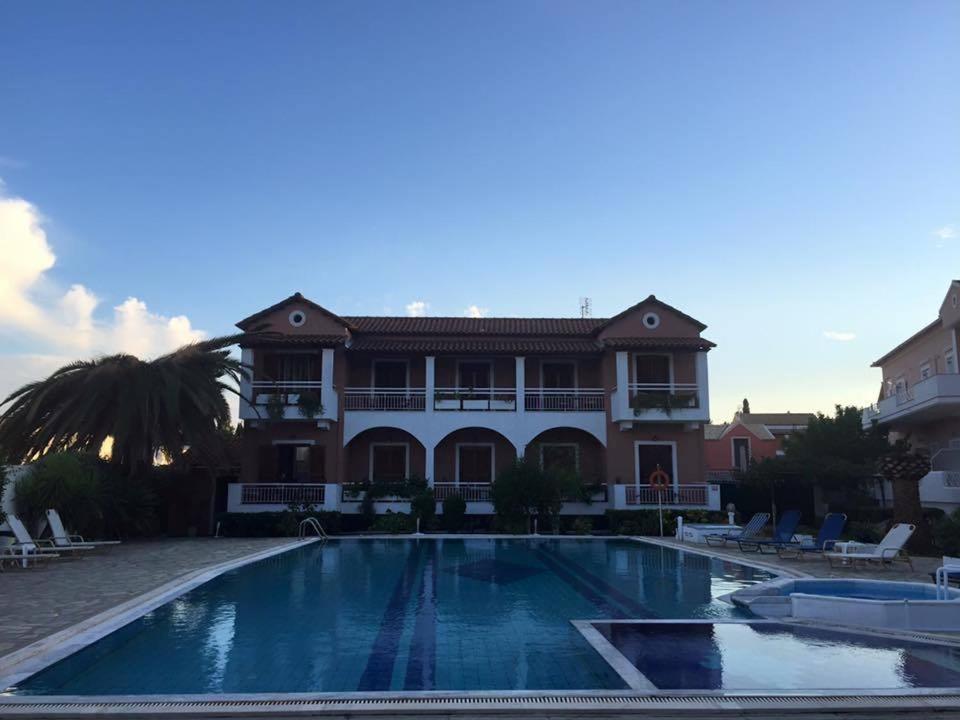 Angela Corfu - Housity