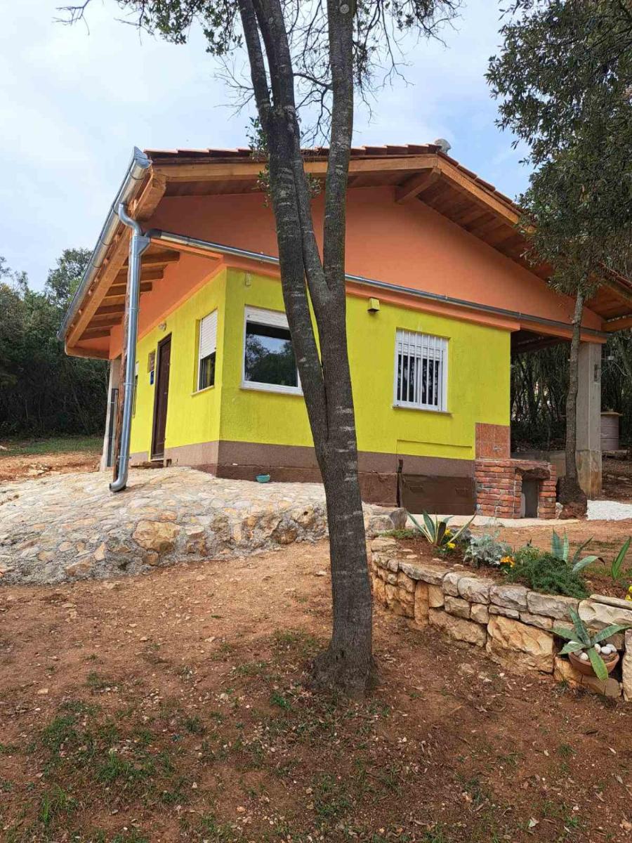 Cottage on the Kavran Beach - Housity