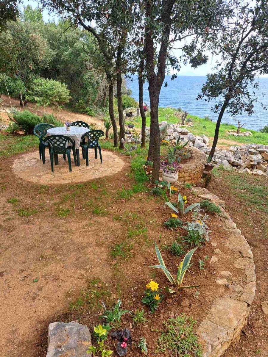 Cottage on the Kavran Beach - Housity