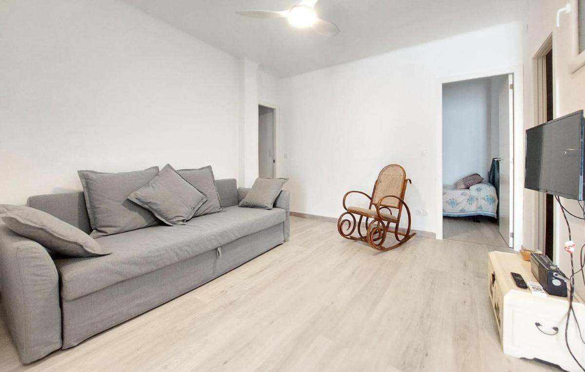 Stunning Apartment In Peñíscola - Housity