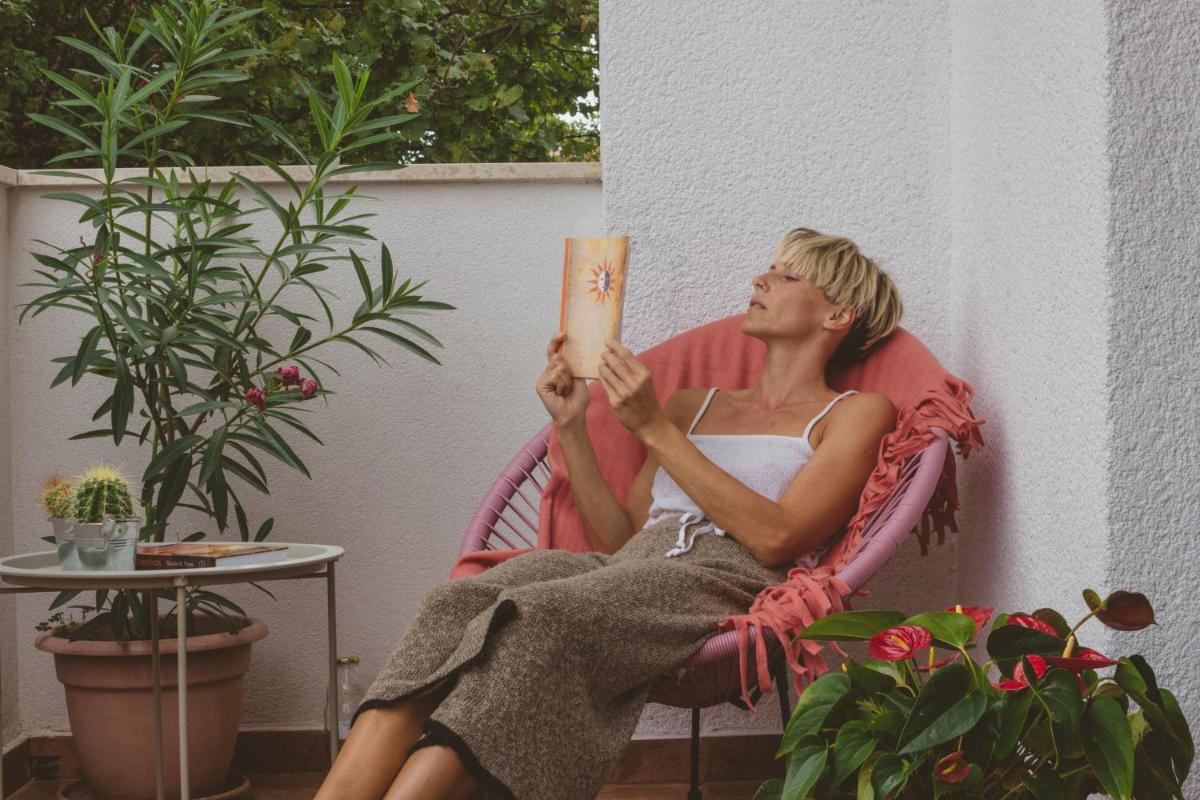 Yoga, Bed & Vegan Breakfast - Housity