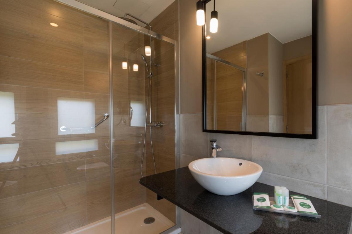 Un baño de Hotel Avenida