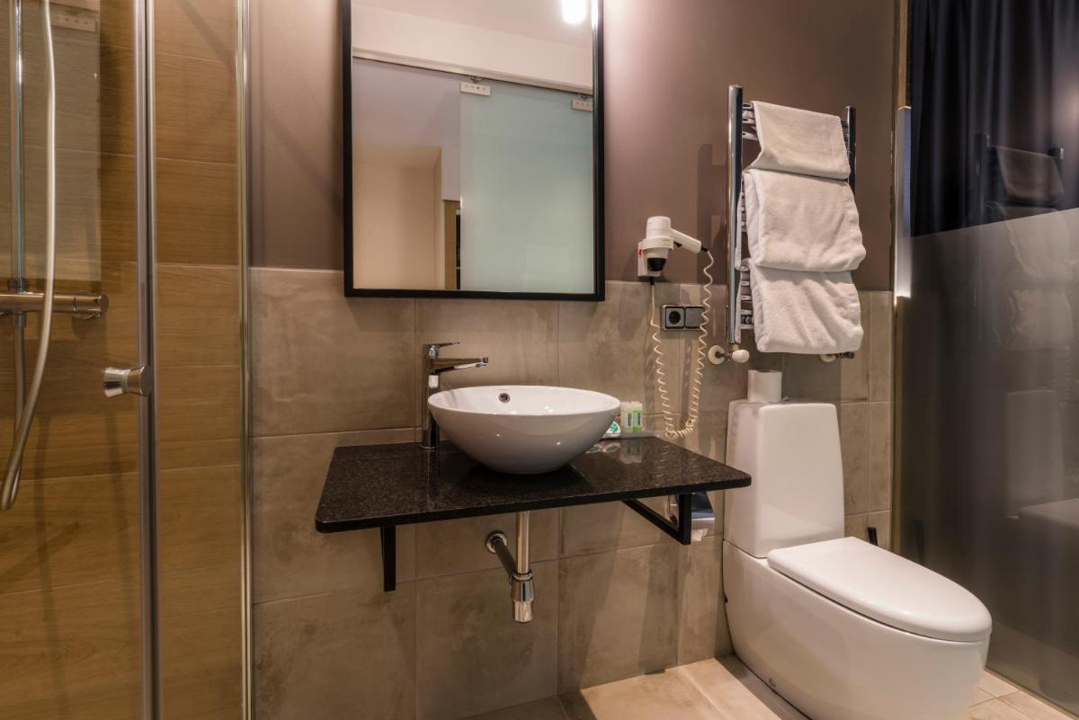 Un baño de Hotel Avenida