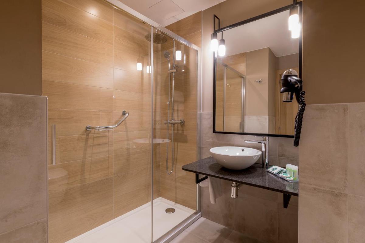 Un baño de Hotel Avenida