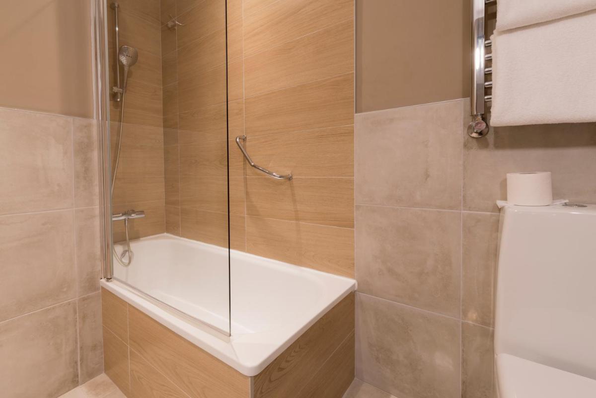 Un baño de Hotel Avenida
