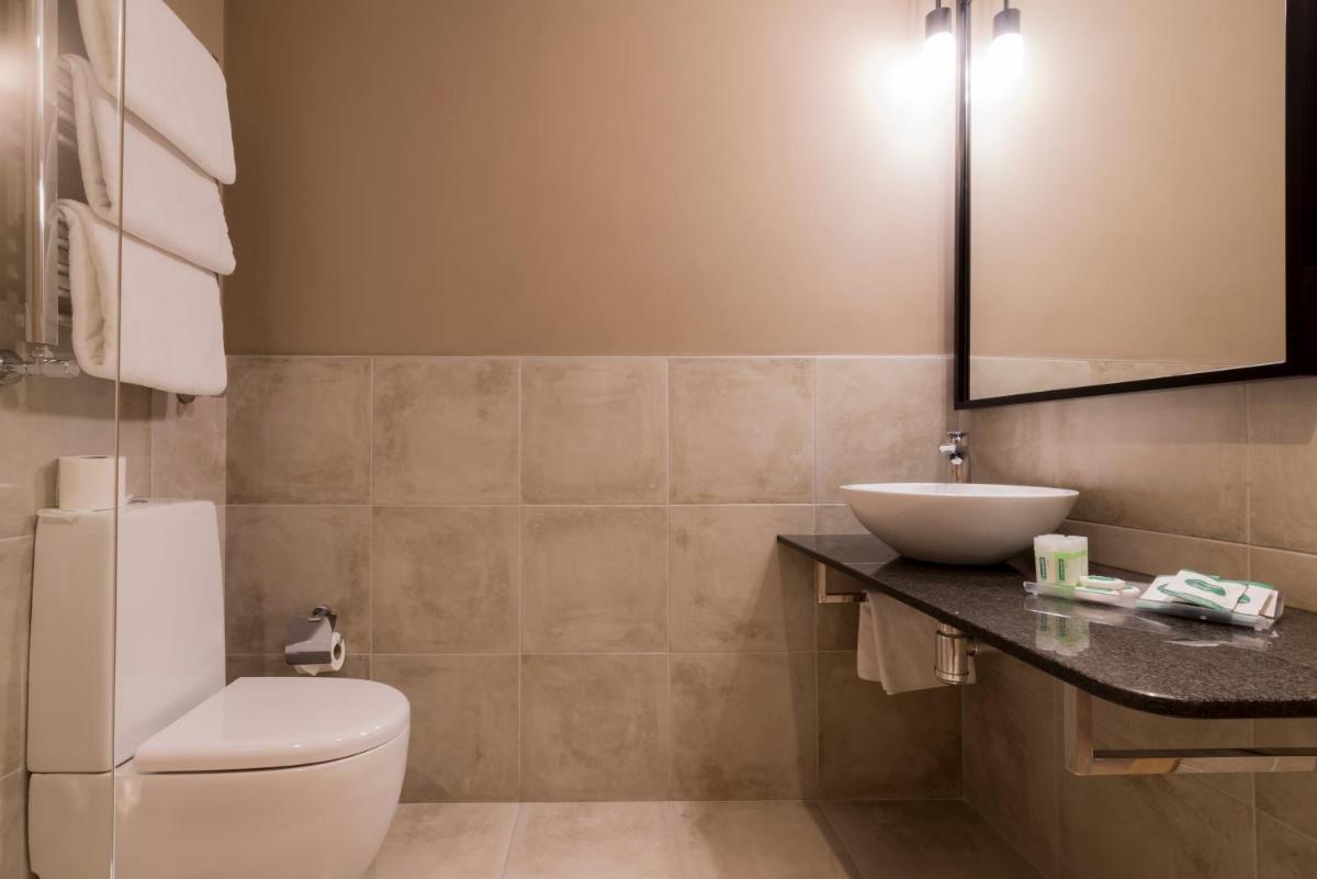 Un baño de Hotel Avenida