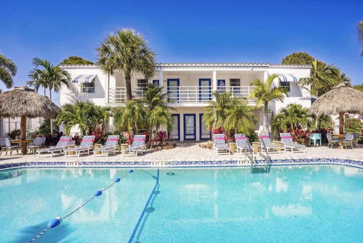 Salt Water Suites - Housity