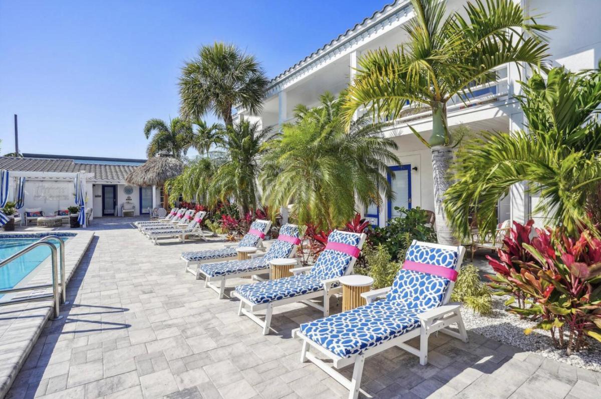 Salt Water Suites - Housity