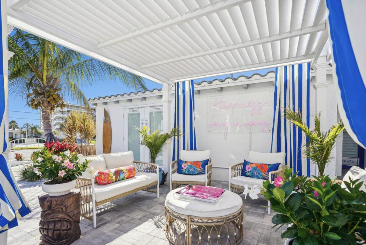 Salt Water Suites - Housity