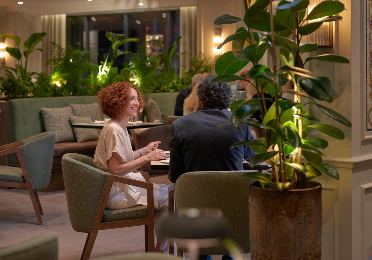 Os clientes hospedados em The Cliff Bay - PortoBay