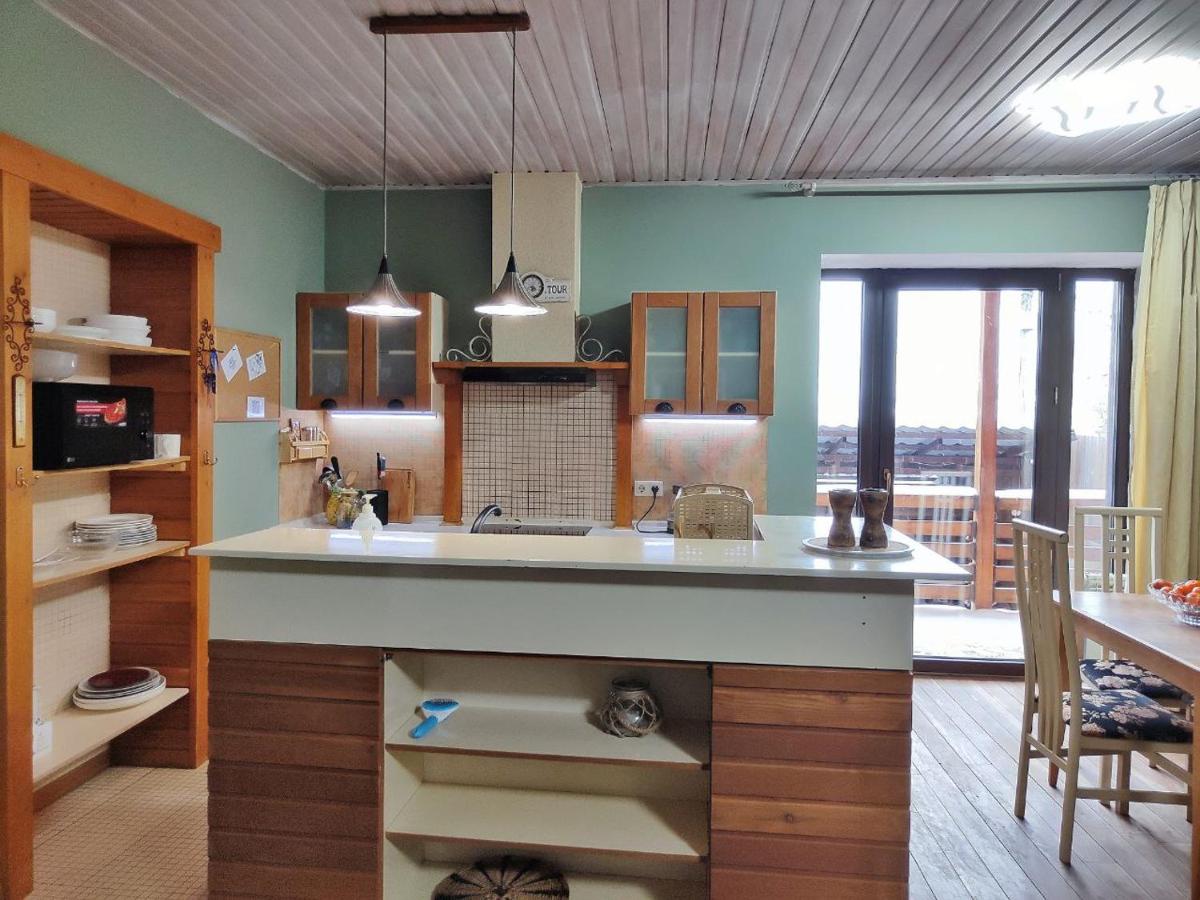 SCANDI уютный домик с камином и баней на семь человек в горах - Housity