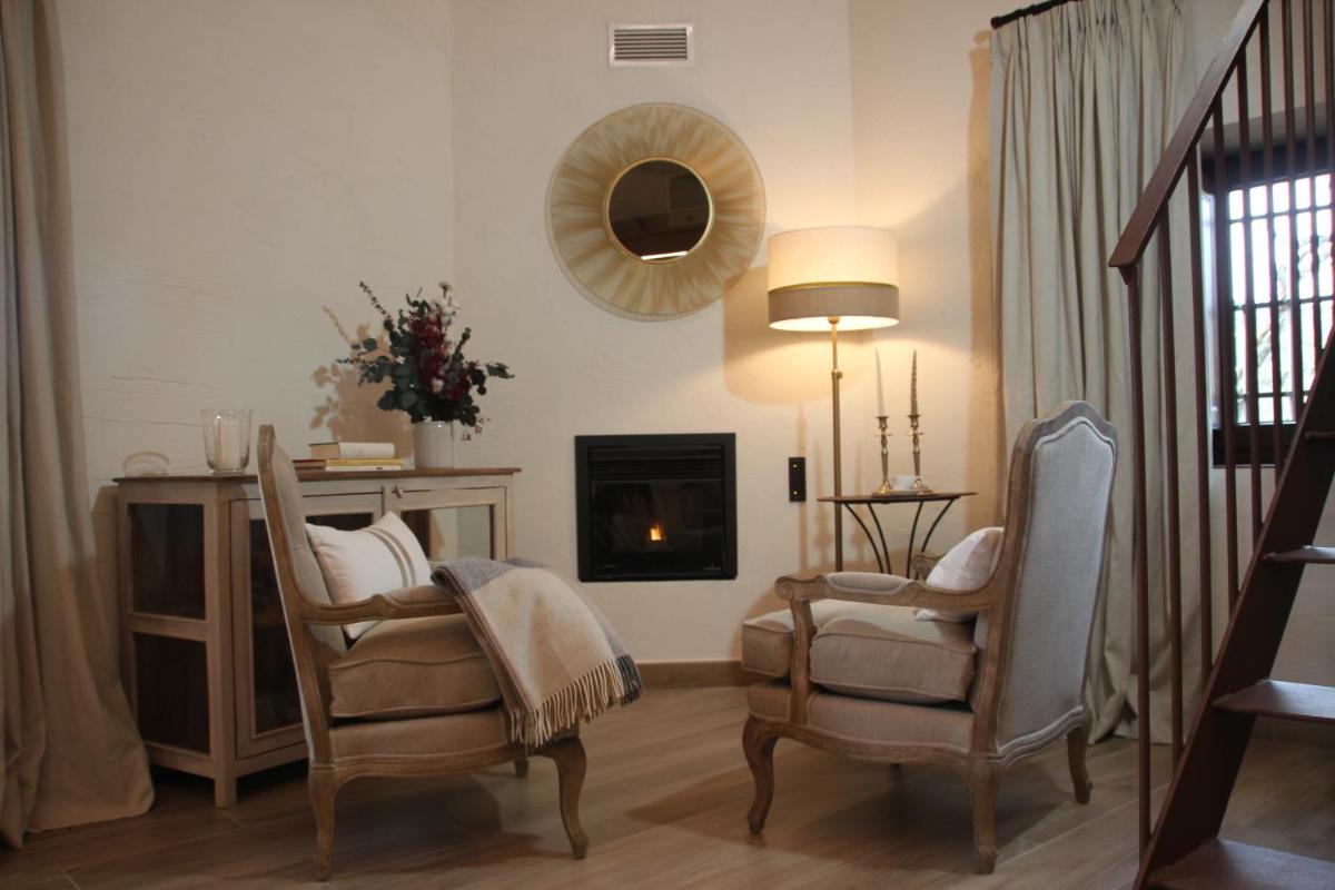 HOTEL RURAL SANTUI - Housity