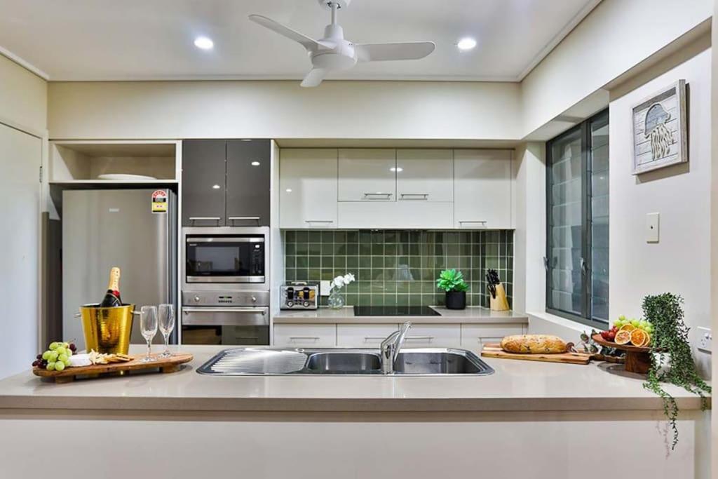 Loka Santi 10 - Beachfront unit - Housity
