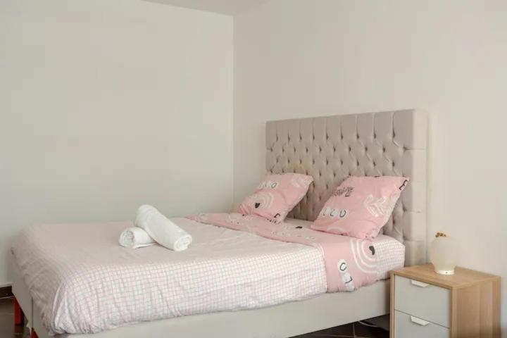 Superbe Studio Paris Gambetta - Housity