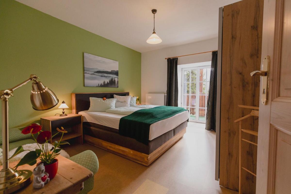 Ferienwohnungen Hotel Garni Dörflerwirt - Housity