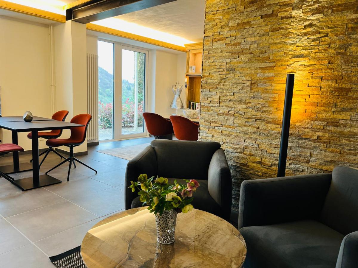 DAS SCHLOSSBERG - Boutique Hotel im Park- Nahe der Therme - Housity