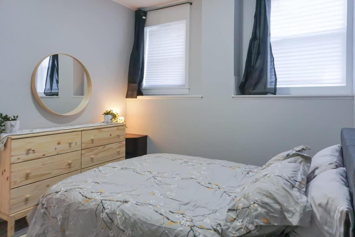 NEW Renovated Cozy 2 Br in Uptown Saint John Location Coffee - Housity