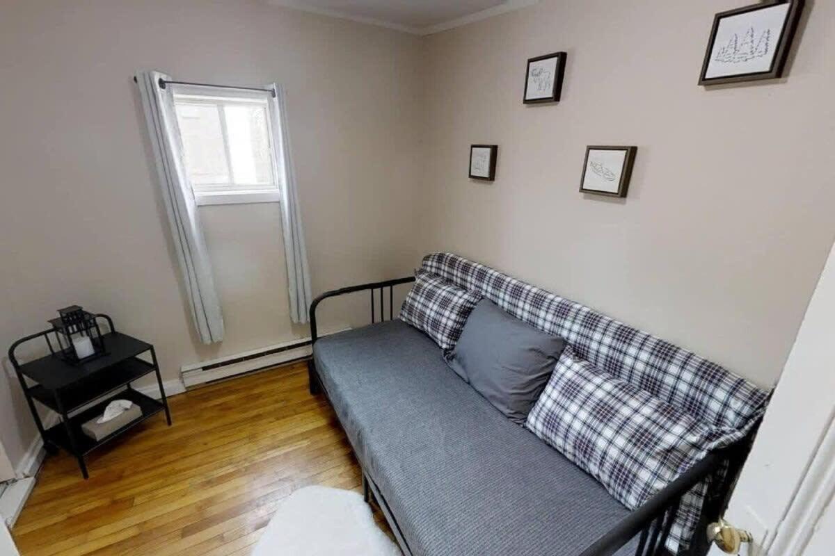 Charming Home Heart Of Uptown! Location! Coffee! - Housity