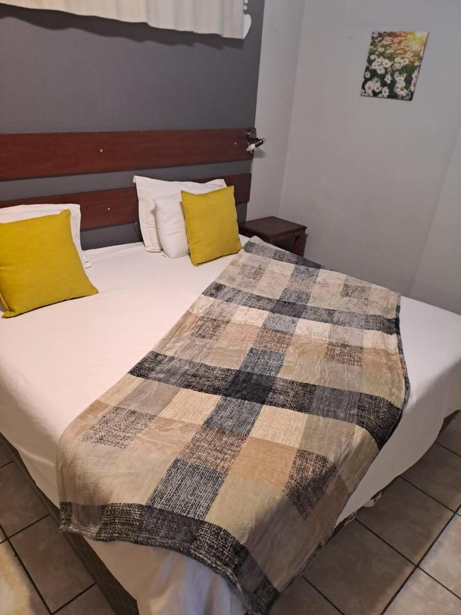 Honey Bee Guesthouse - Housity