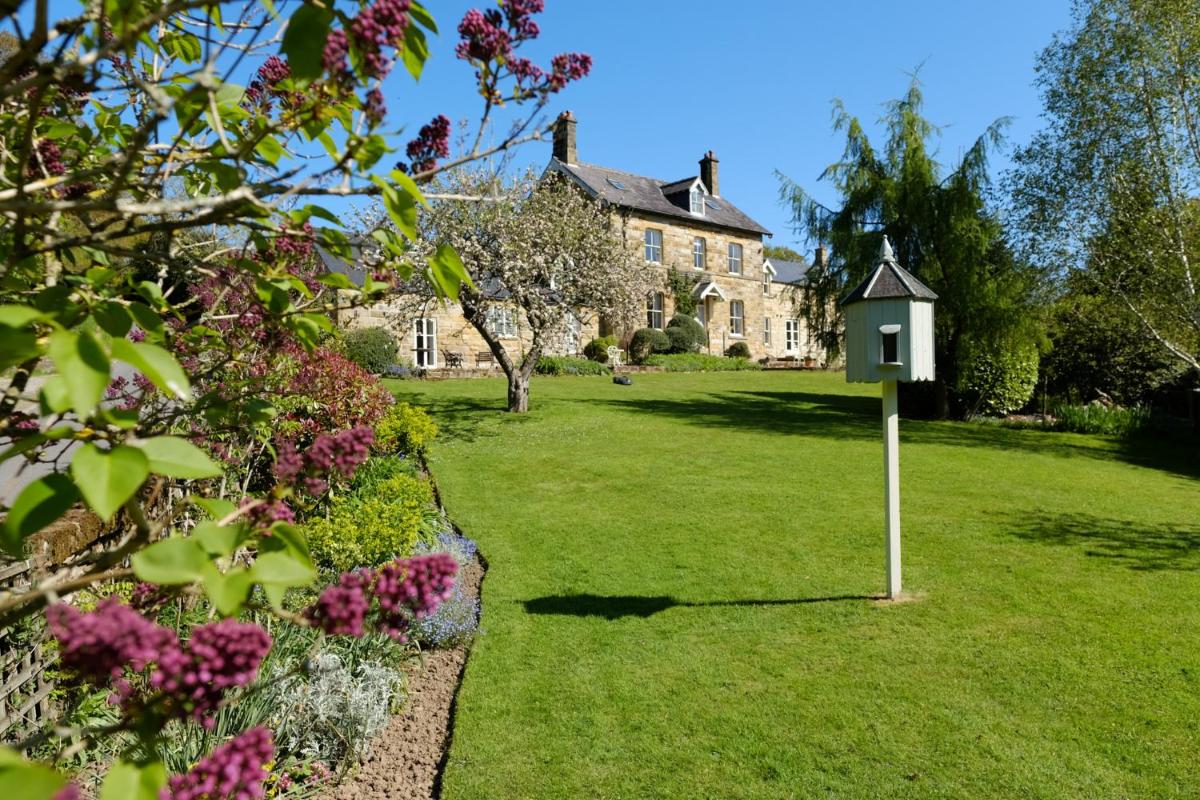 Broom House at Egton Bridge - Housity
