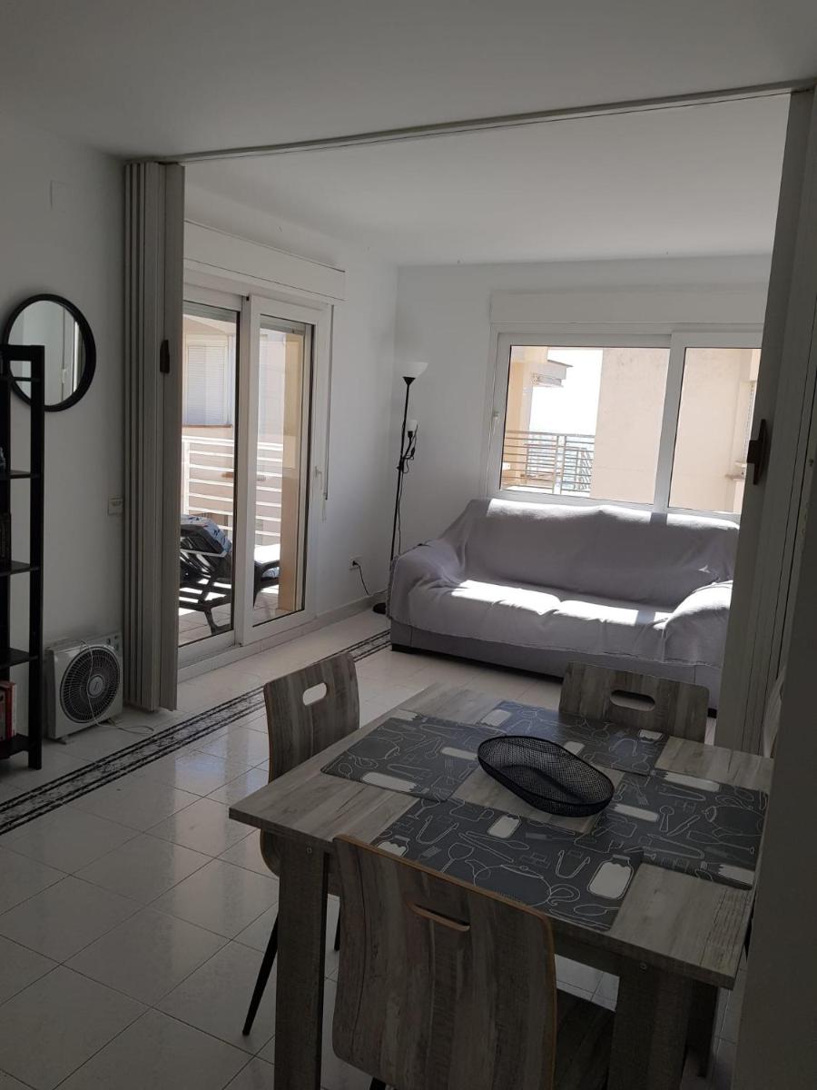 Apartment Vinaroz with swimming pools for 4 people - Housity