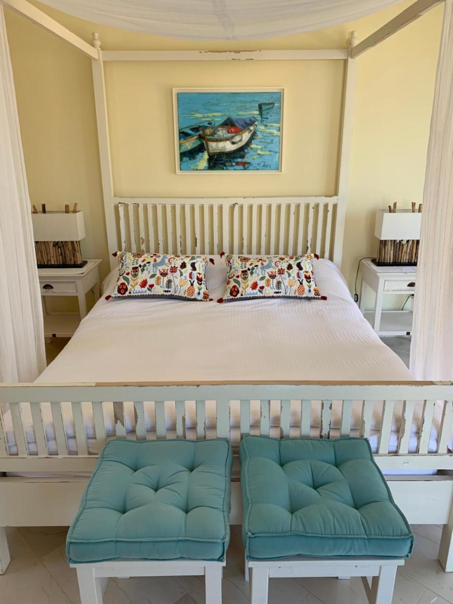 Charming Mokalo Seaside House next to Beach - Housity