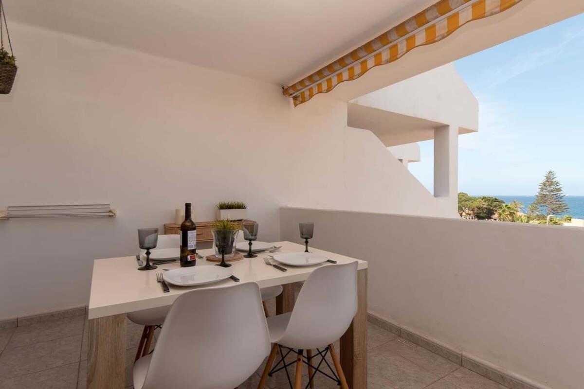 Paloma Beach 10 - One Bed with sea view and wifi internet - Housity