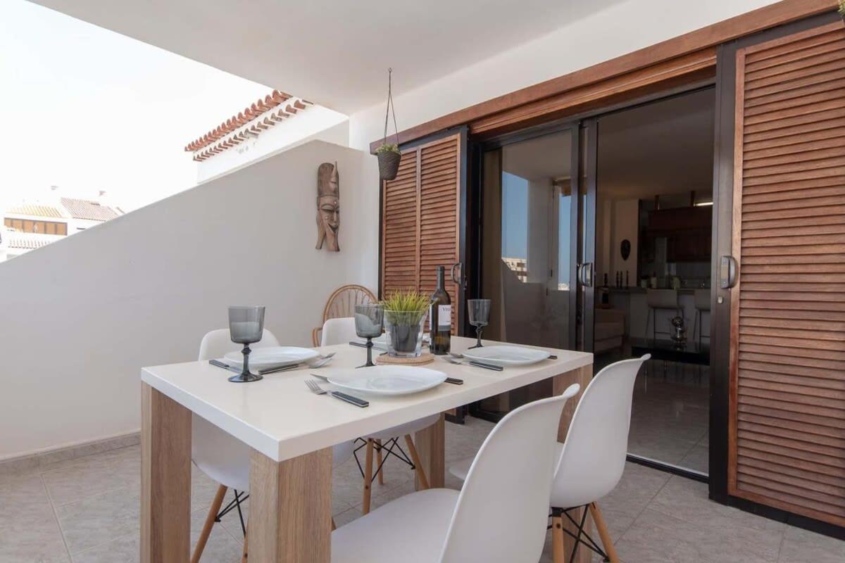 Paloma Beach 10 - One Bed with sea view and wifi internet - Housity