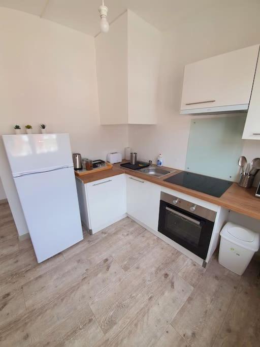 Welcome 3 grand studio refait à neuf - Housity