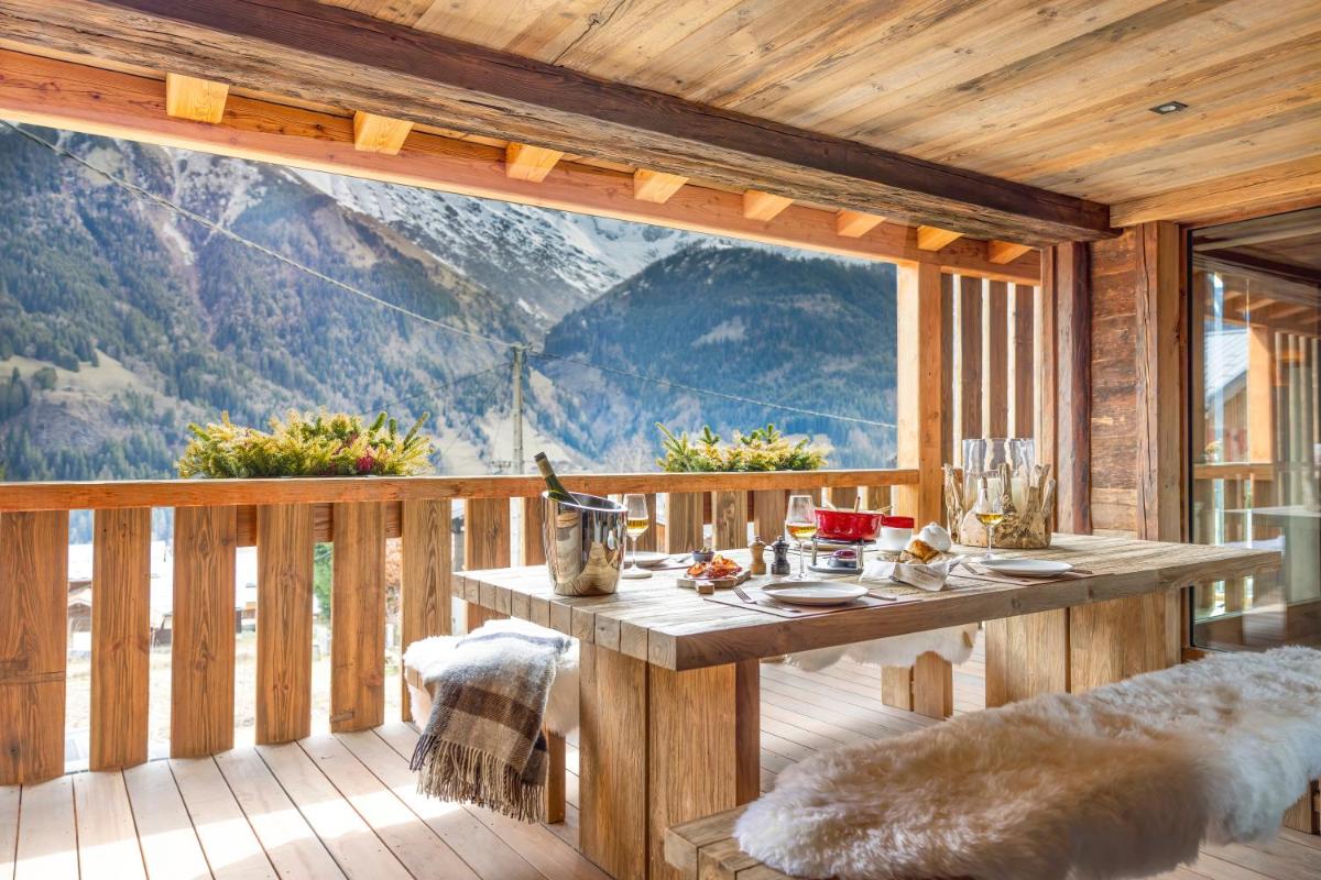Vue générale sur la montagne ou vue sur la montagne depuis l'hôtel