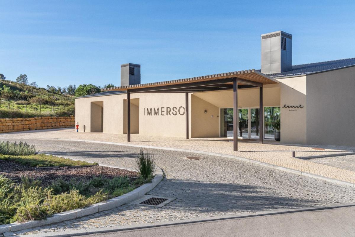 O edifício onde o hotel está situado