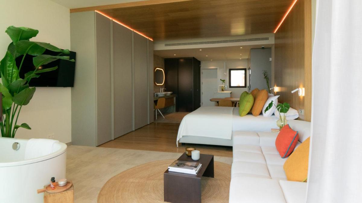 Cama o camas de una habitación en Leiro Residences - Preferred Hotels & Resorts