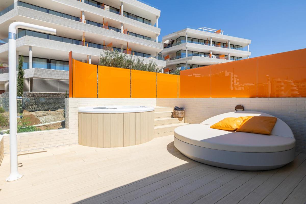 Un balcón o terraza de Leiro Residences - Preferred Hotels & Resorts