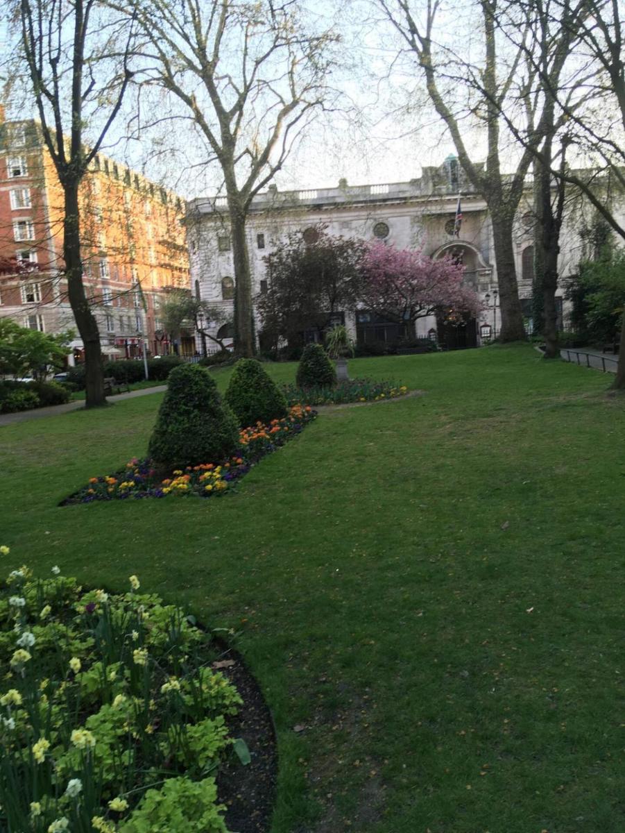 Walk to Notting Hill /Paddington 1 B/R with patio - Housity