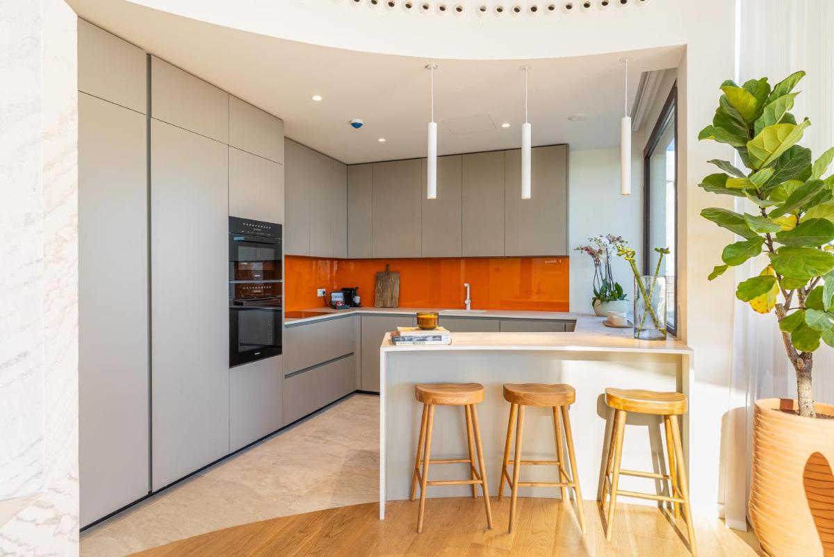 Una cocina o zona de cocina en Leiro Residences - Preferred Hotels & Resorts