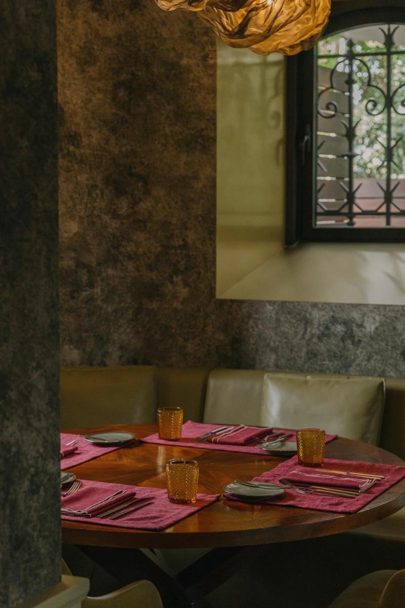 Uma área de estar em Vila Foz Hotel & SPA - member of Design Hotels