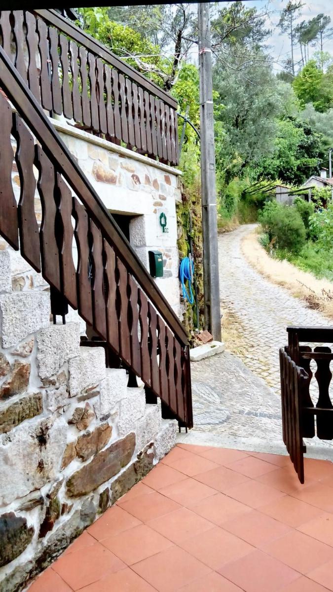 Charming Villa in Vila Seca with Private Pool - Housity