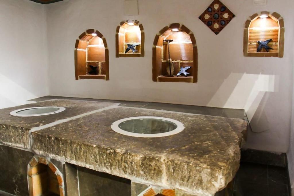 Golondrinas de la Alhambra - Housity