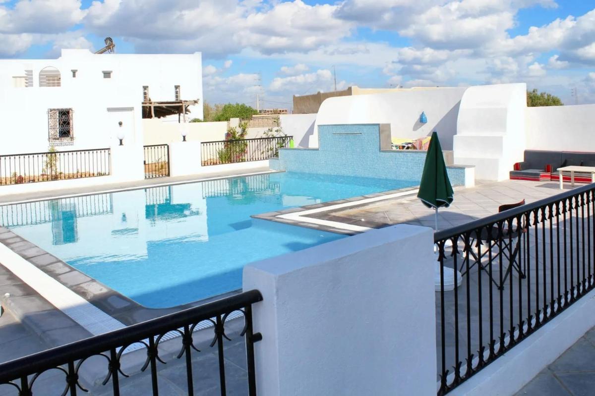 Spacious villa with private pool in Djerba - Housity