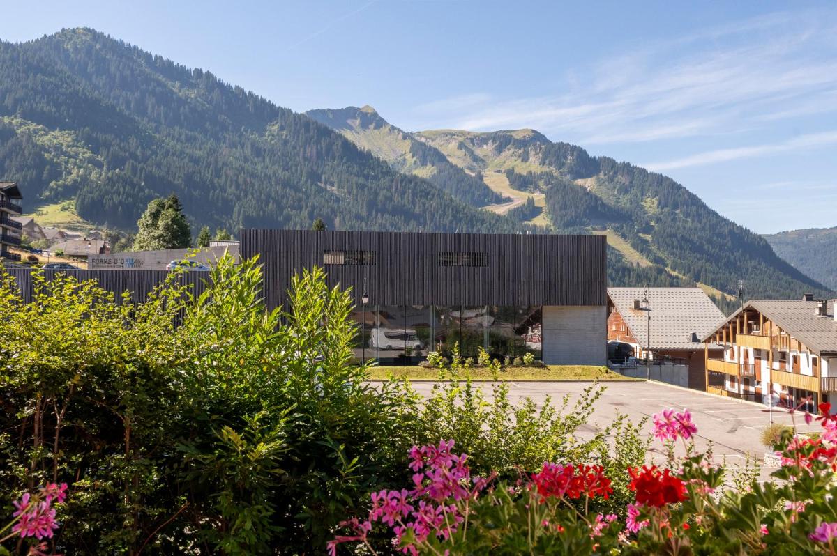 Vue générale sur la montagne ou vue sur la montagne depuis l'hôtel