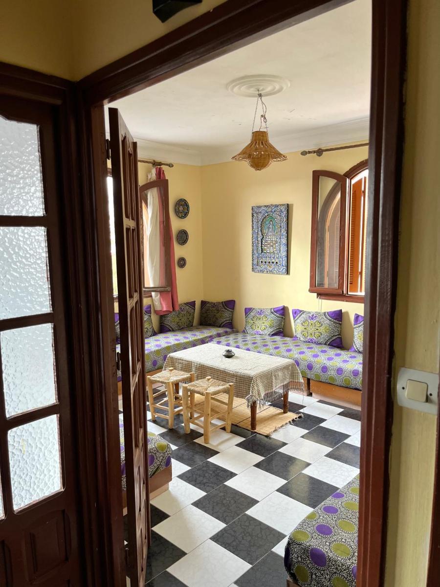 soleado apartamento al lado de la preciosa medina , a 3 minutos de la playa andando II - Housity