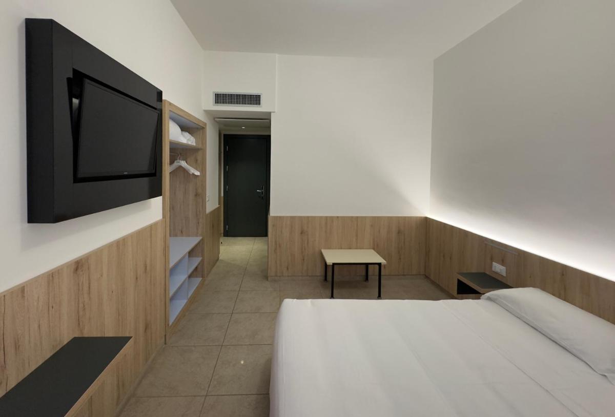 Hotel Holidays - Housity