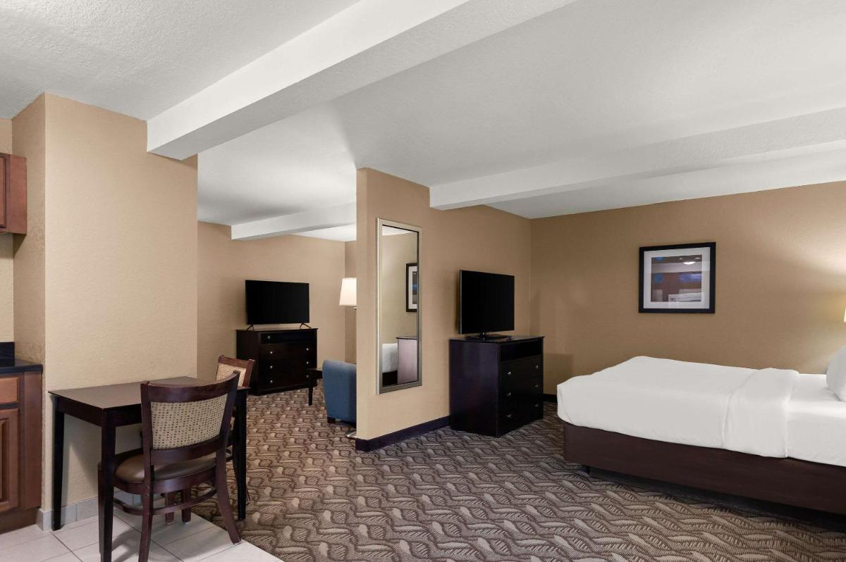 Comfort Inn & Suites Springfield I-55 - Housity