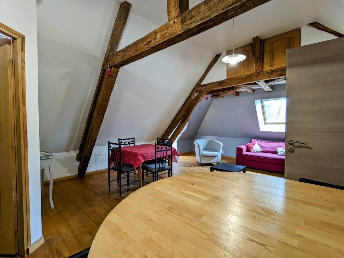 Loft tout confort avec cuisine et Wi-Fi gratuit, au cœur du village près de Châteauroux - FR-1-591-133 - Housity