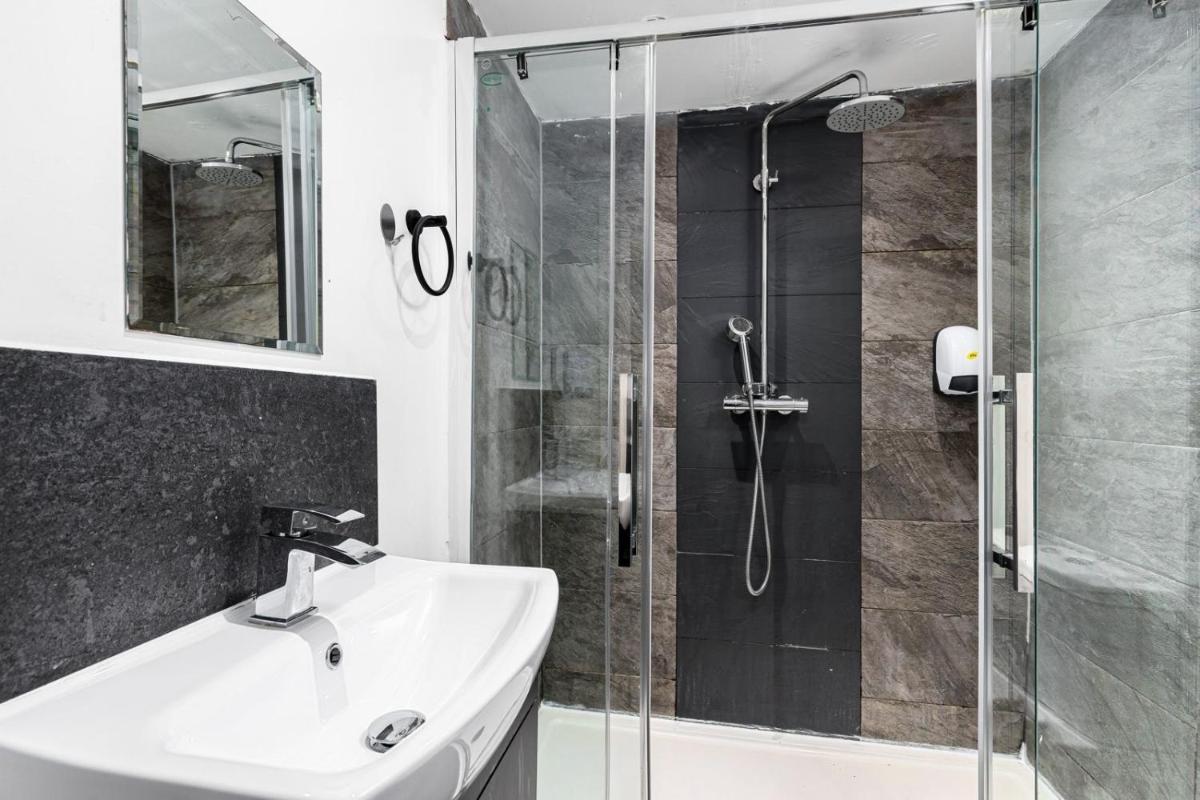 Whitechapel Grand - Housity