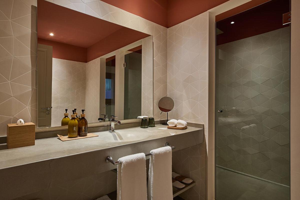 Un baño de Hotel Calatrava