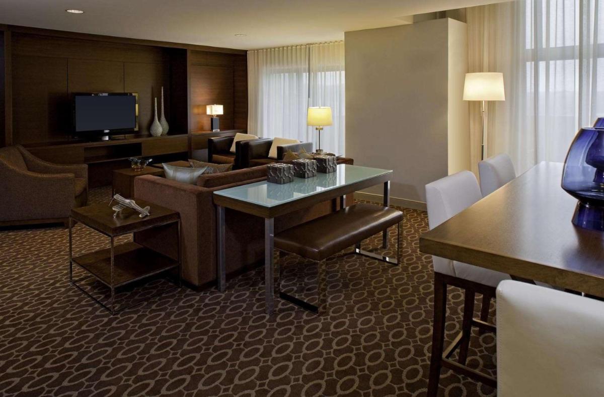 Hyatt Regency O'Hare Chicago - Housity