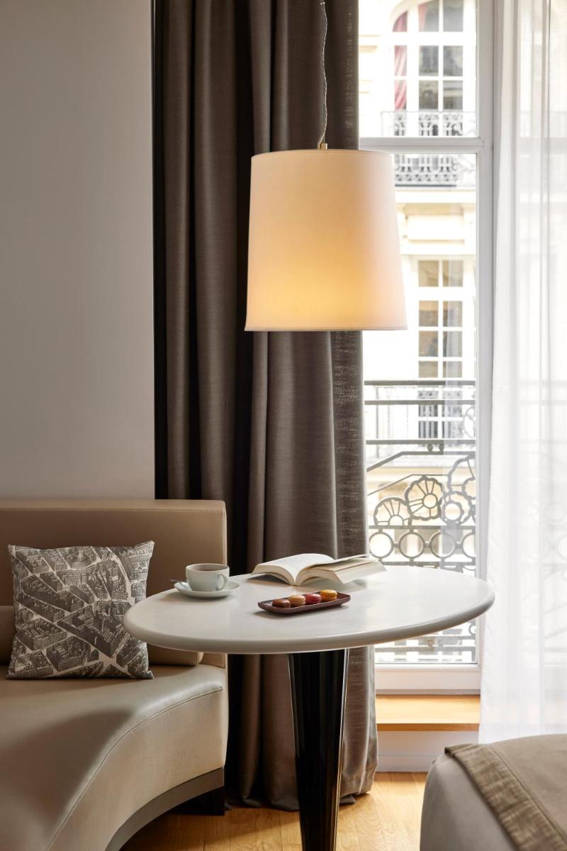 Coin salon dans l'établissement Sofitel Paris Arc De Triomphe