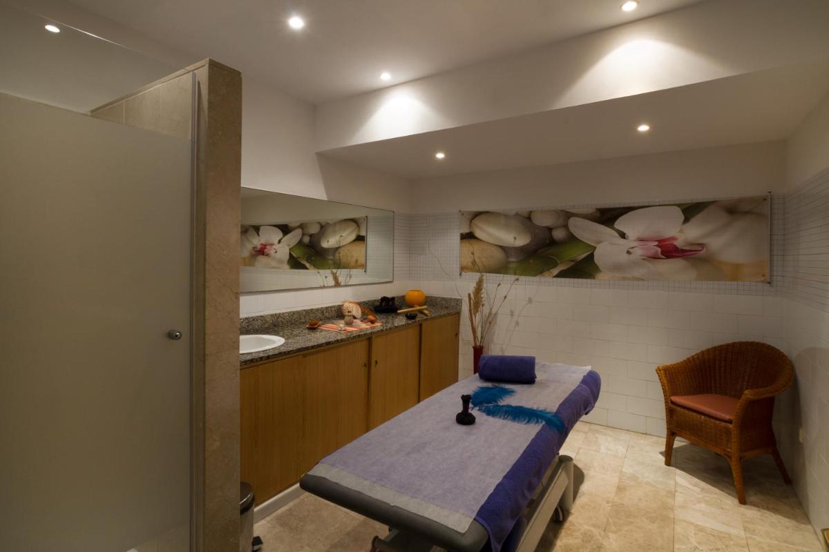 Imagen de la galería de Ibersol Almuñecar Beach & Spa Hotel, en Almuñécar