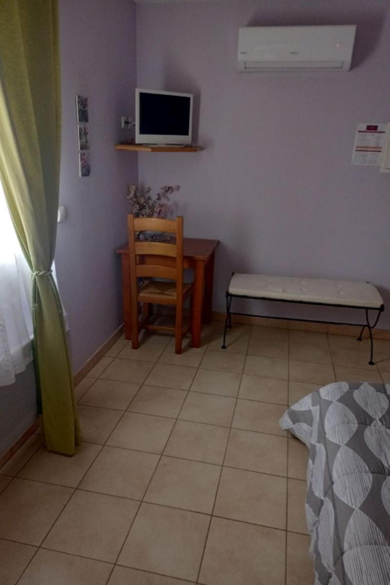 Lou Baralet Chambres d'hôtes et Restaurant - Housity